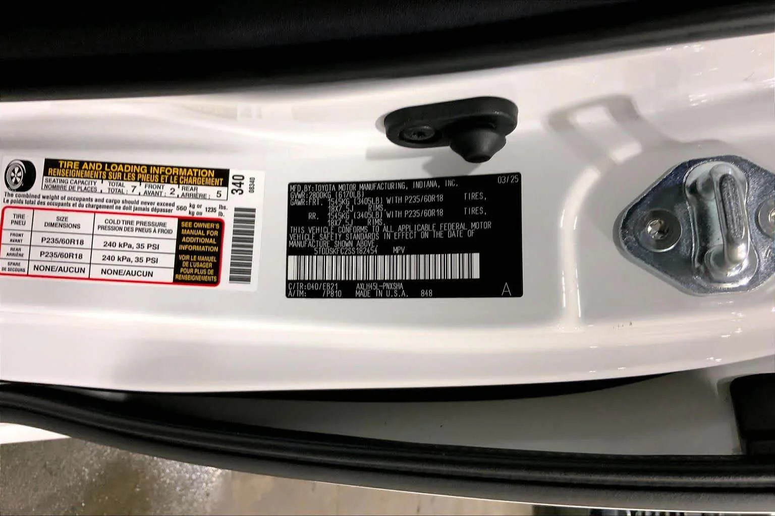 Used 2025 Ice Cap Toyota XSE image 37