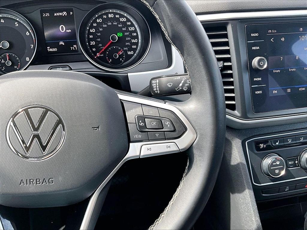 Used 2021 Deep Black Pearl Volkswagen 3.6L V6 SE w/Technology image 25