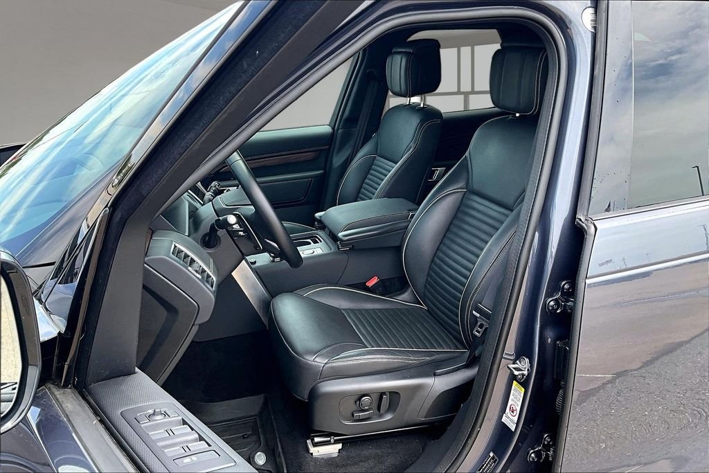 Used 2024 Blue Land Rover Dynamic SE image 25