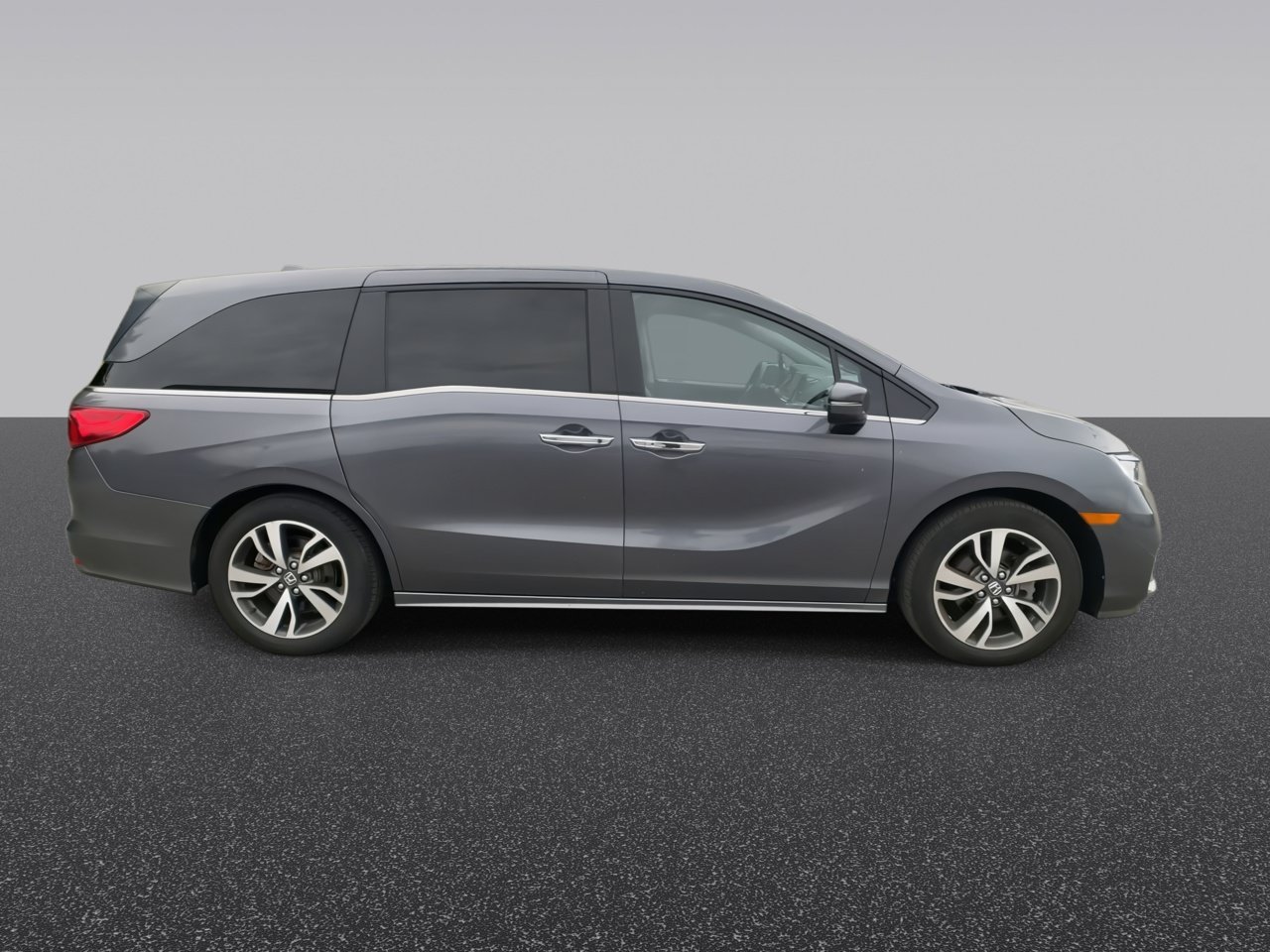 Used 2024 Modern Steel Metallic Honda Touring image 9