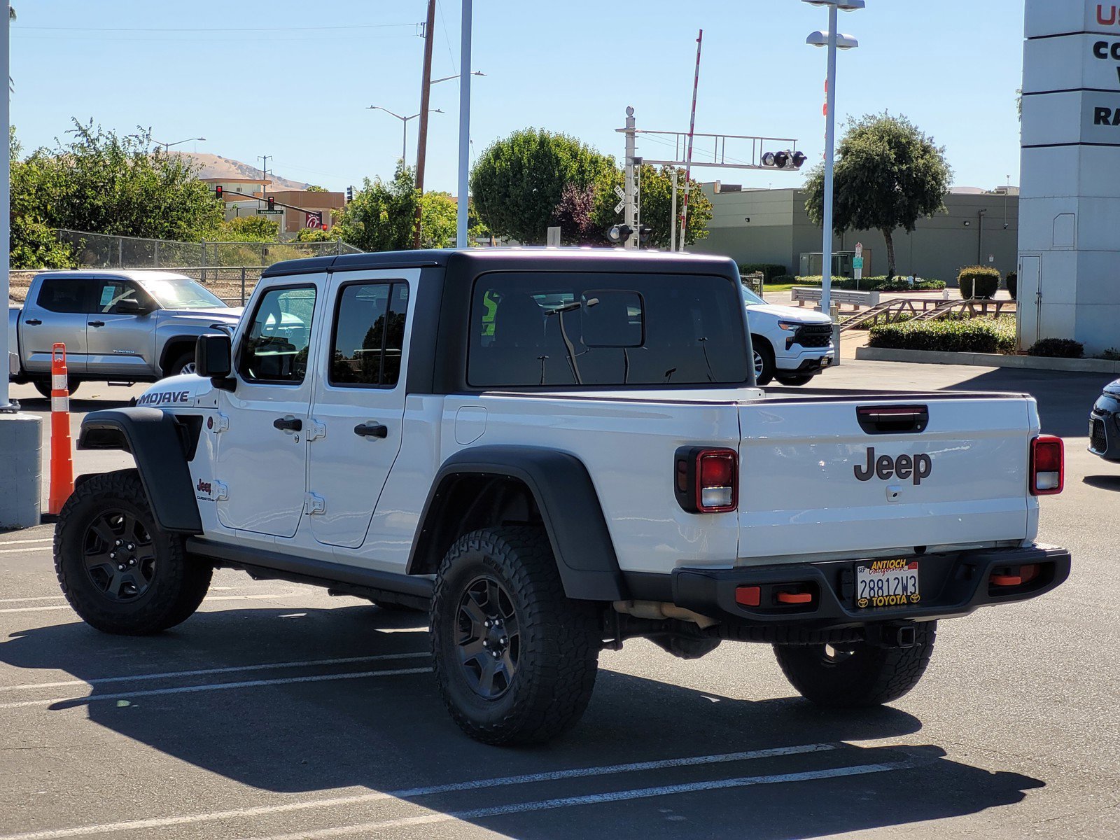 Used 2023 Bright White Clearcoat Jeep Mojave image 6