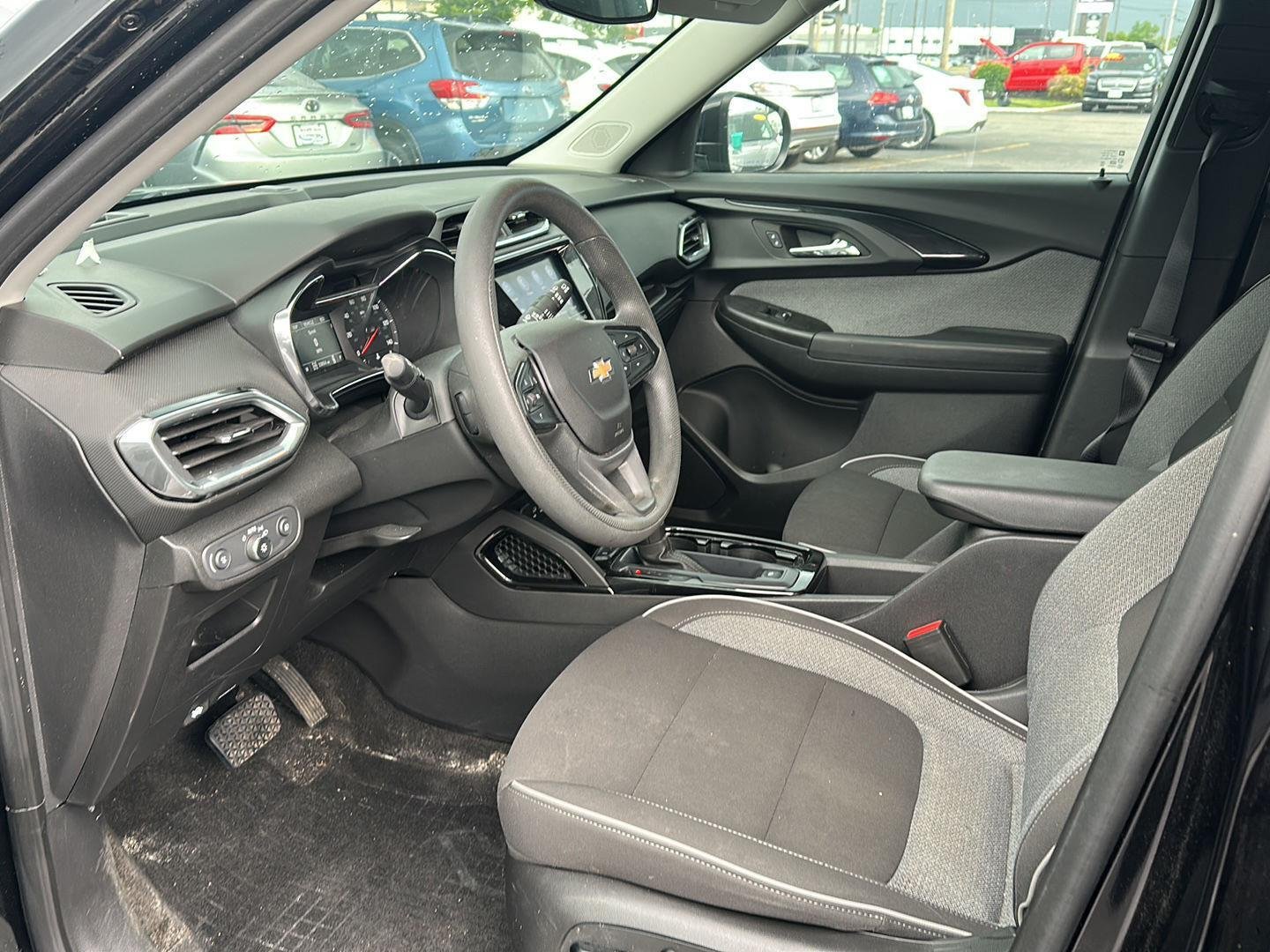 Used 2023 Mosaic Black Metallic Chevrolet LT image 7