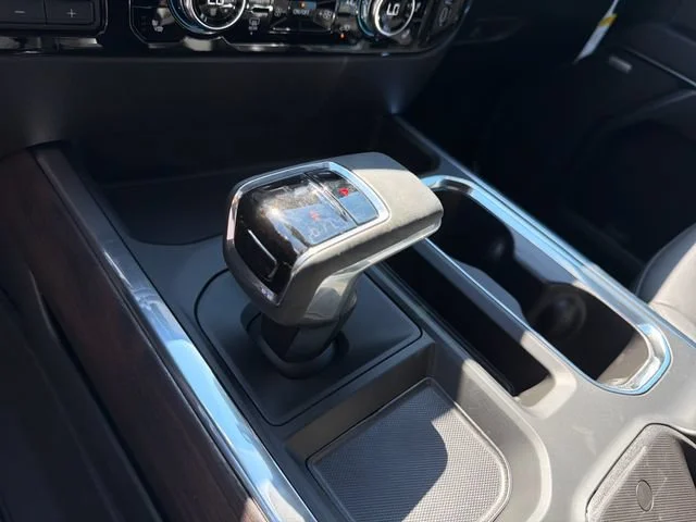 New 2026 Glacier White Tricoat GMC SLT image 27