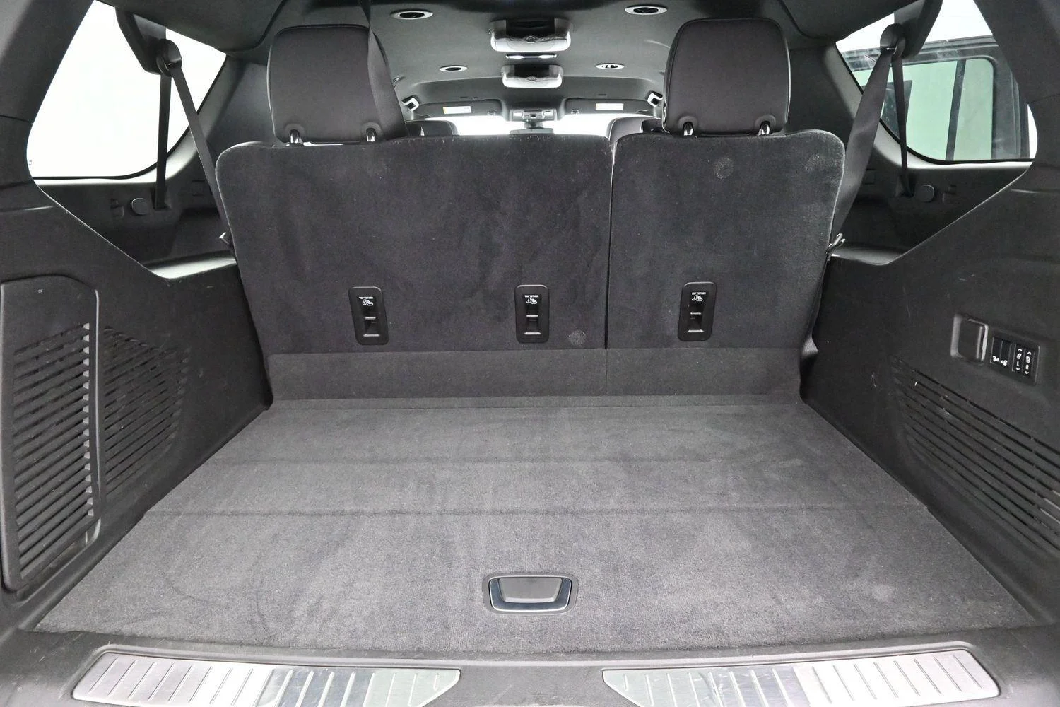 Used 2021 BLACK Chevrolet Premier image 9