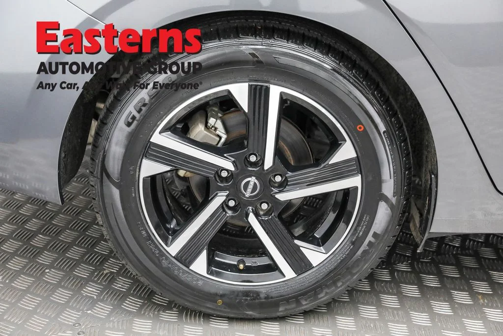 Used 2024 Gray Nissan SV image 29