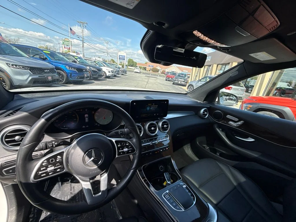 Used 2021 White Mercedes-Benz GLC 300 image 22
