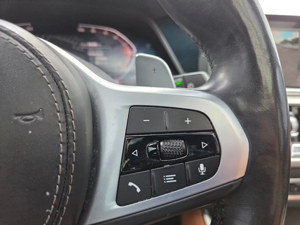 Used 2022 White BMW sDrive40i image 13