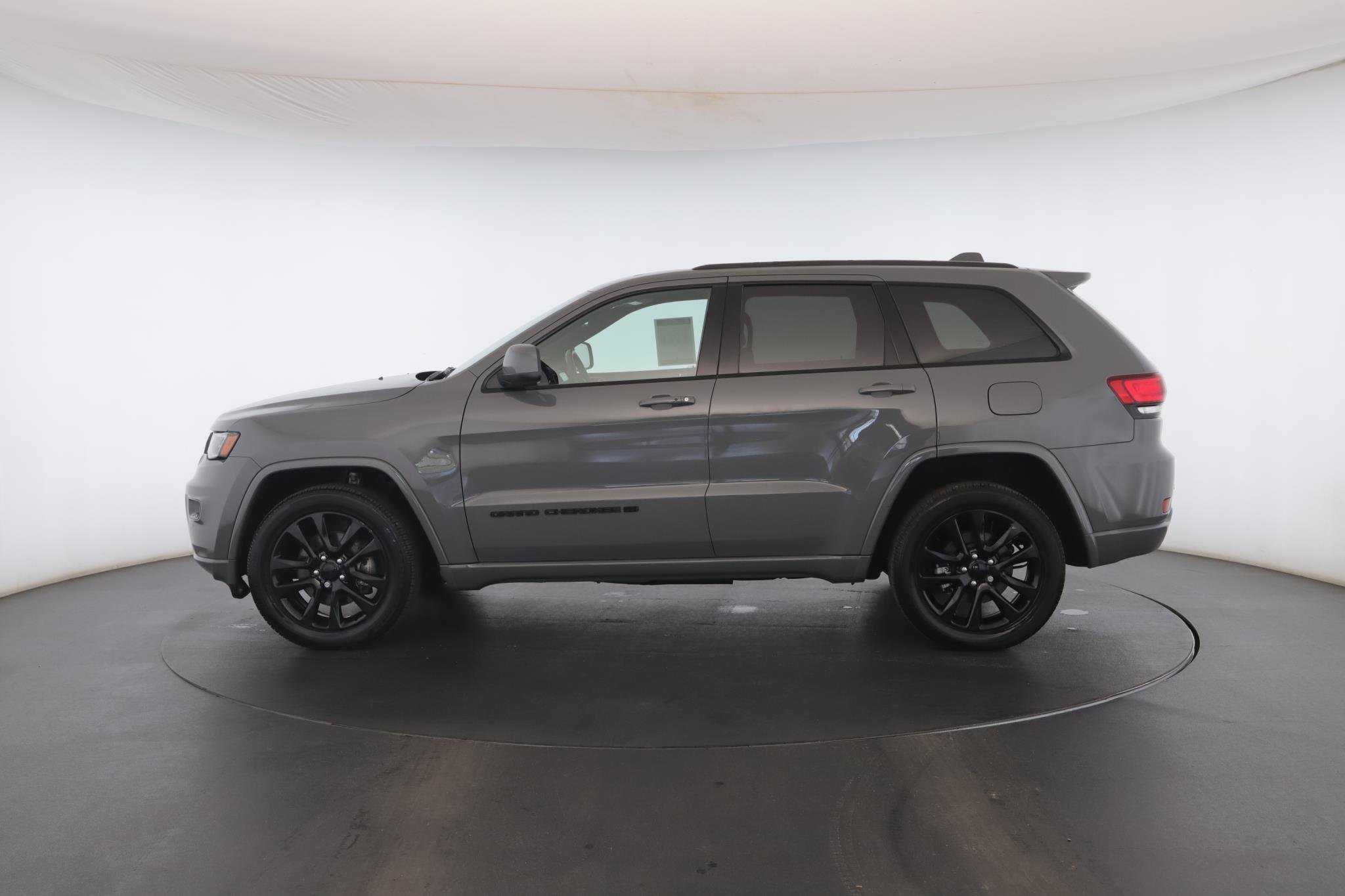 Used 2022 Sting-Gray Clearcoat Jeep Laredo X 4x4 image 21