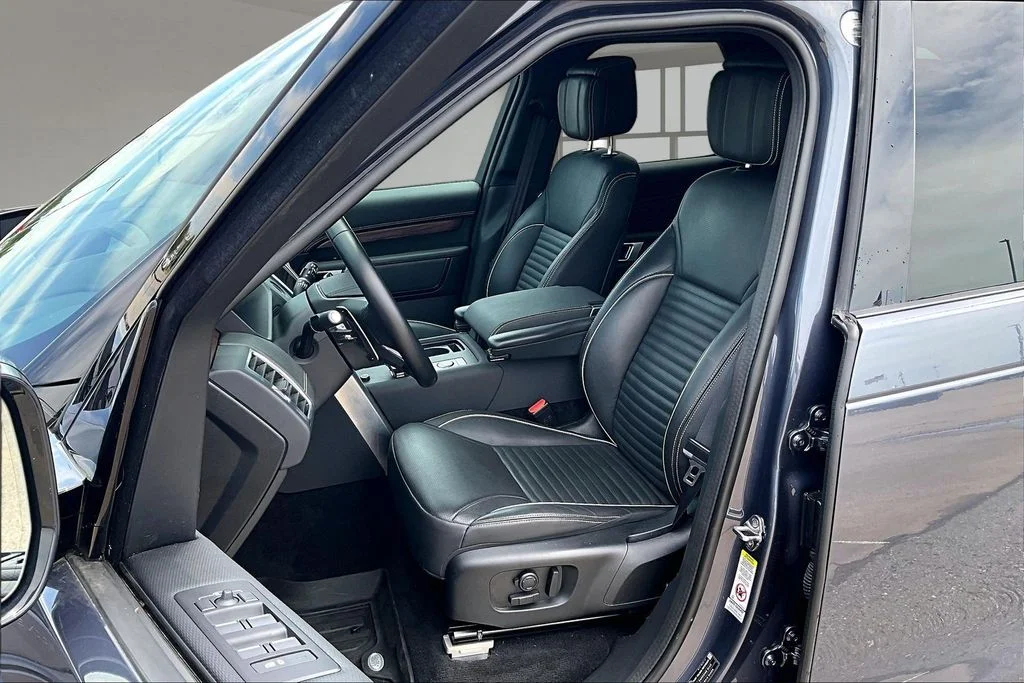 Used 2024 Blue Land Rover Dynamic SE image 25