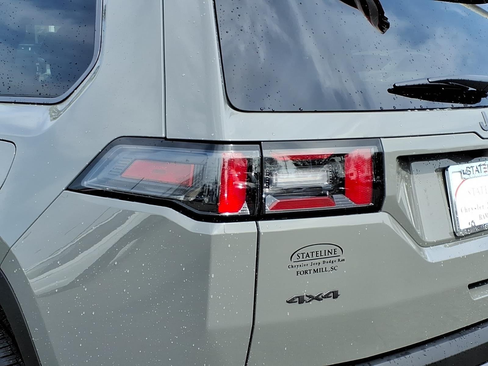 New 2026 Sting-Gray Clear-Coat Exterior Paint Jeep Laredo image 16