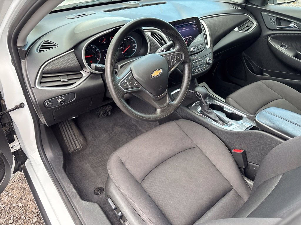 Used 2024 White Chevrolet LT image 10