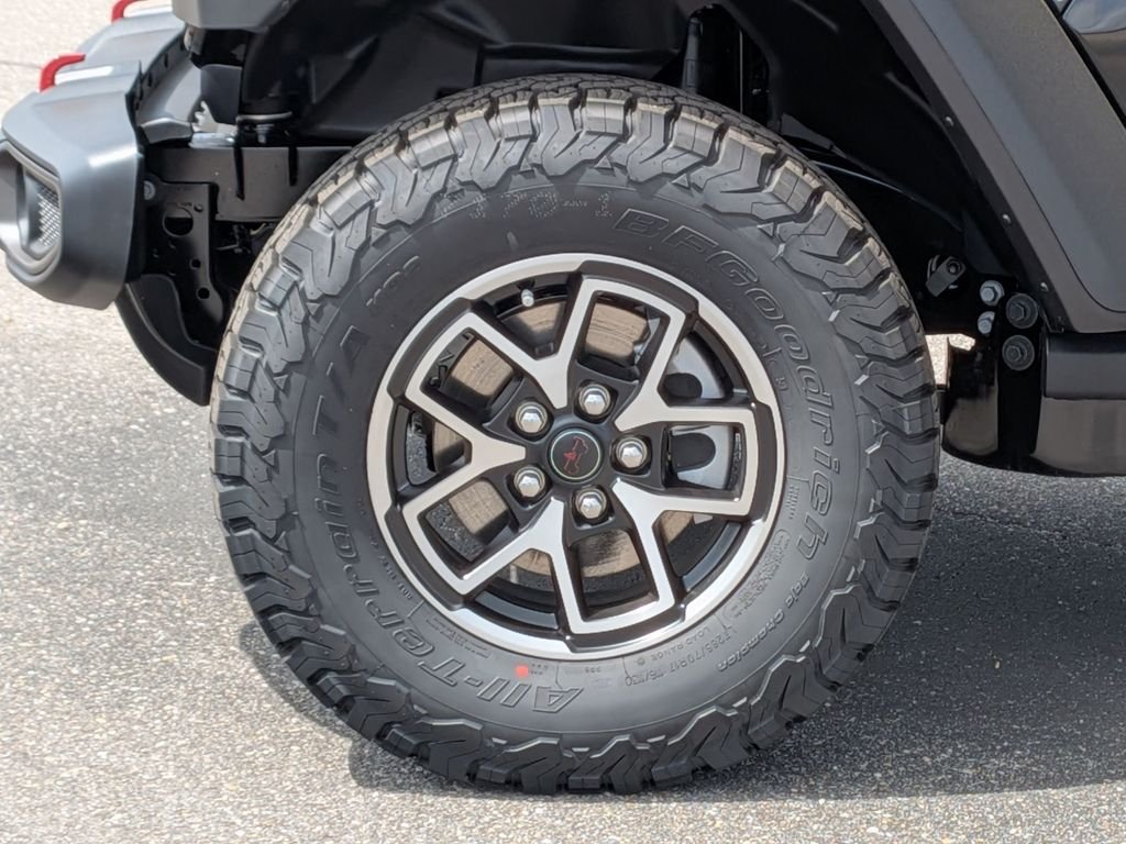 New 2026 Black Clear-Coat Exterior Paint Jeep Rubicon image 11