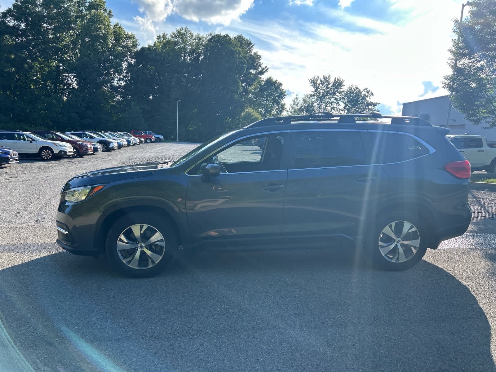 Used 2020 Magnetite Gray Metallic Subaru Premium image 4