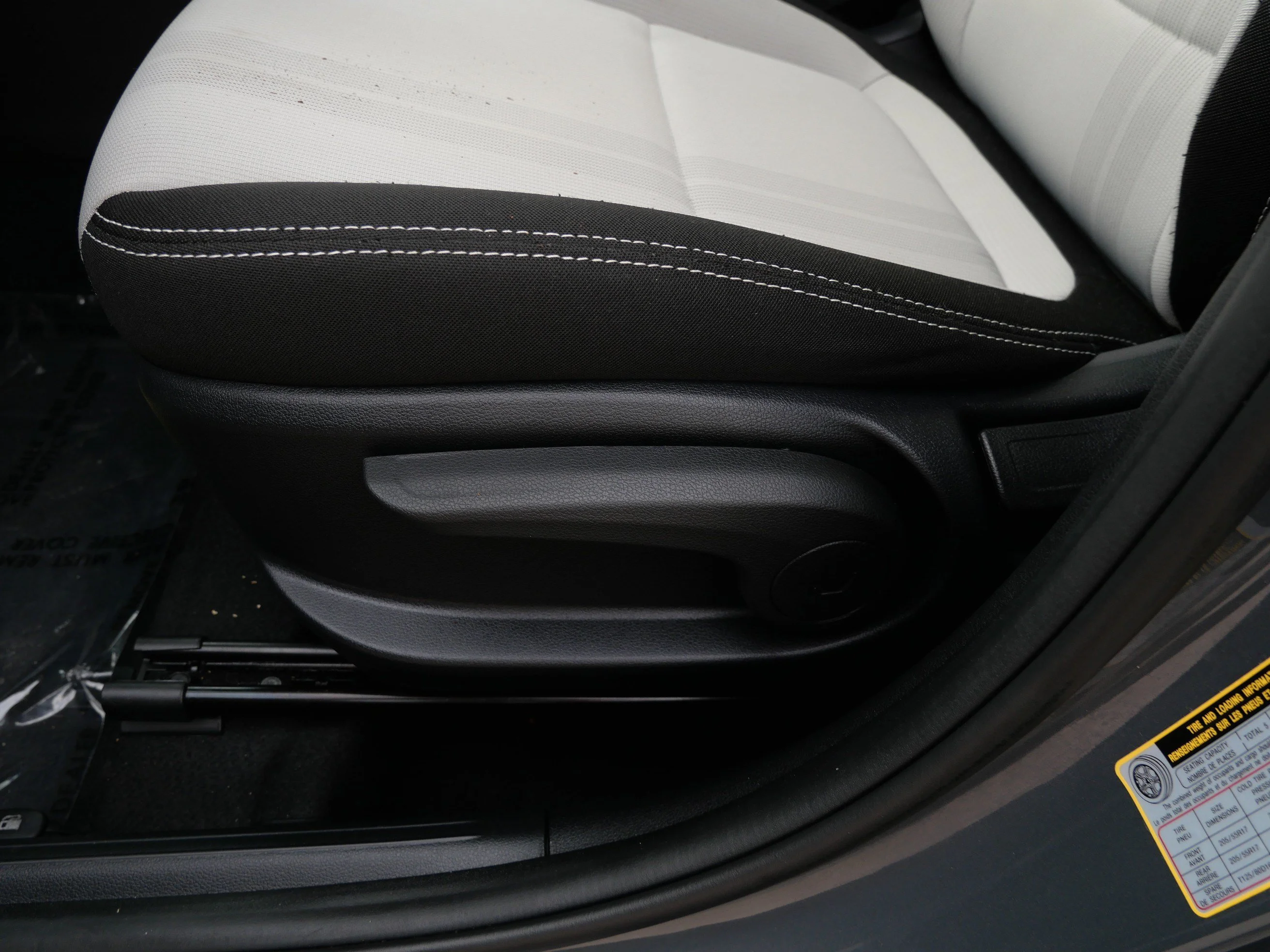 2025 Hyundai Venue SEL - Photo 23