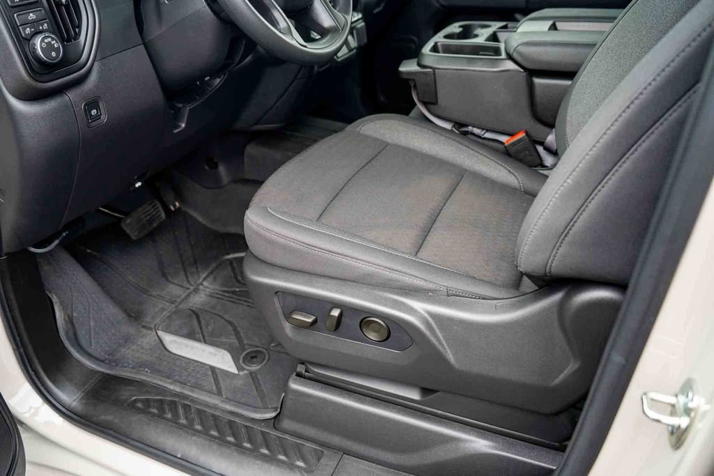 Used 2026 White Chevrolet Custom Trail Boss image 11