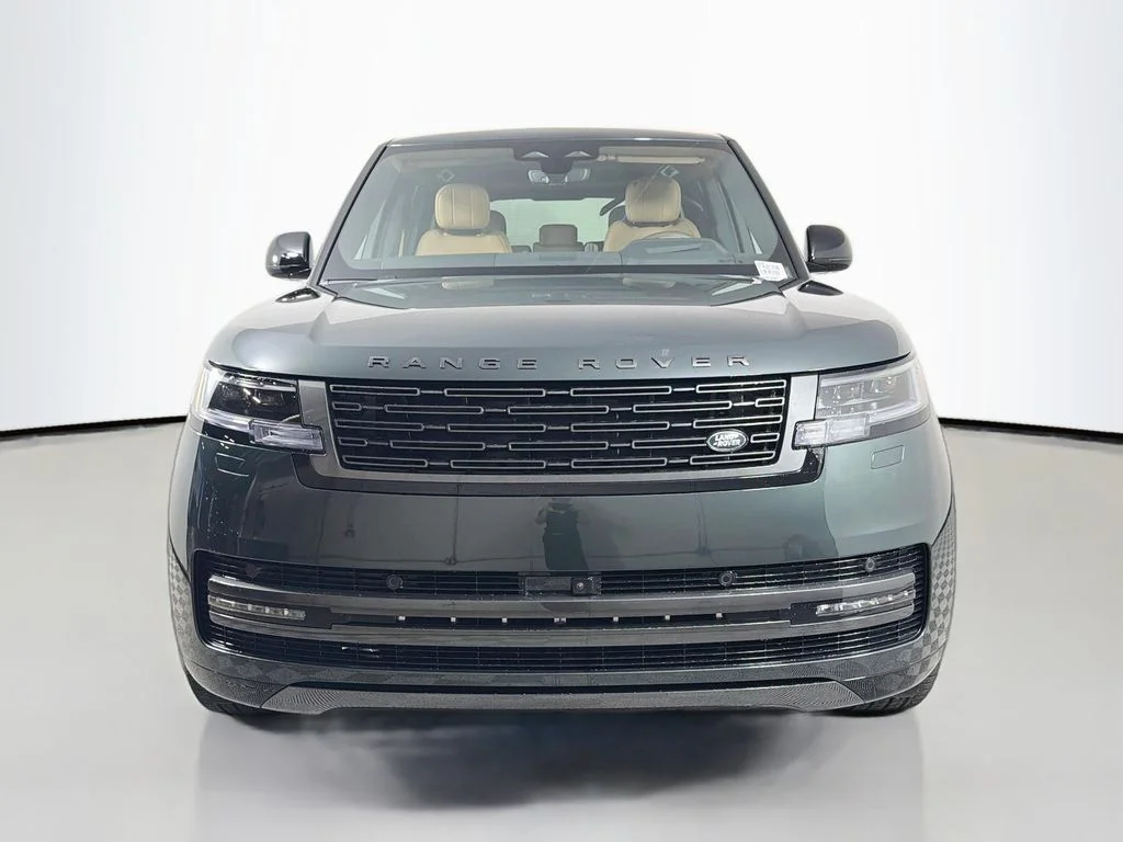 New 2026 Belgravia Green Land Rover SE 7 Seats image 2