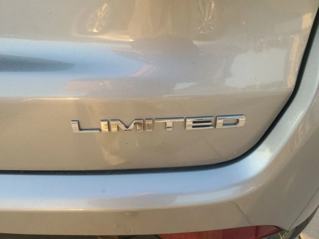 Used 2023 Silver Jeep Limited image 6