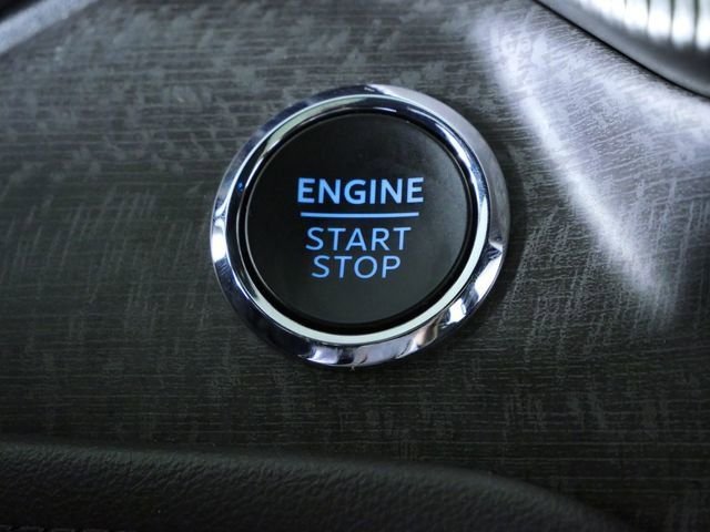 Certified Used 2025 Black Ford Platinum image 28