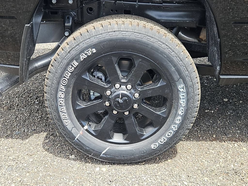 New 2026 Diamond Black Crystal Pearl-Coat Exterior Paint RAM  image 9