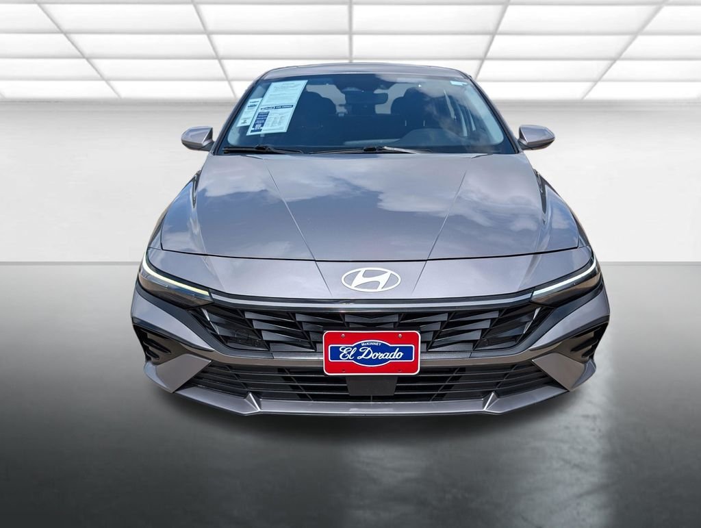 Used 2025 Silver Hyundai SEL Convenience image 25