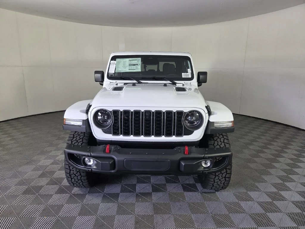 New 2026 Bright White Clear-Coat Exterior Paint Jeep Rubicon X image 3