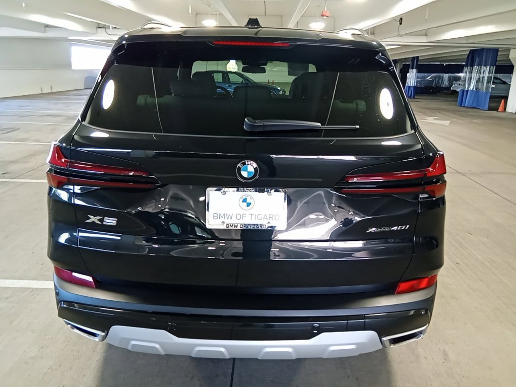 Used 2025 Black Sapphire Metallic BMW xDrive40i image 6