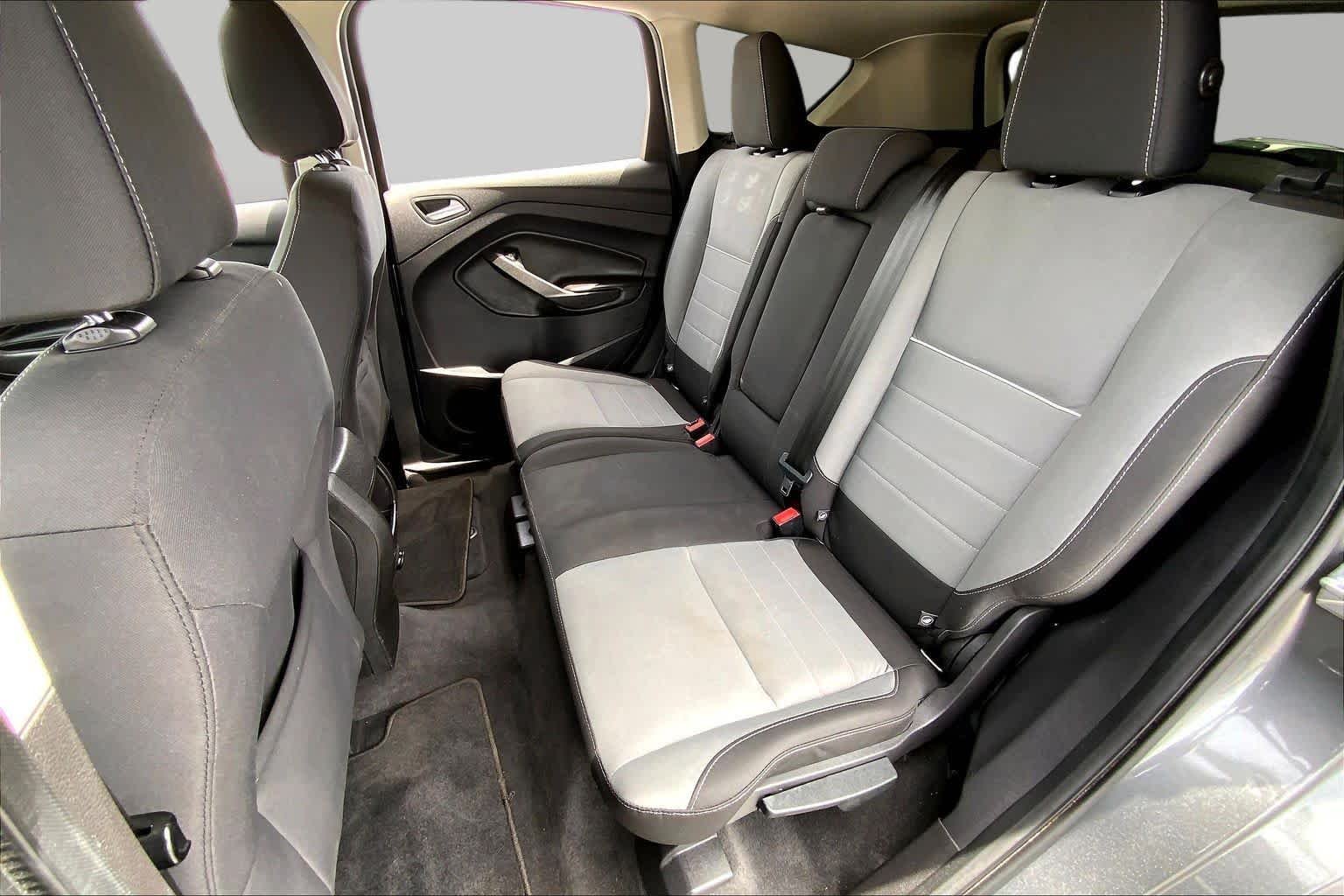 Used 2014 Sterling Gray Metallic Ford SE image 20