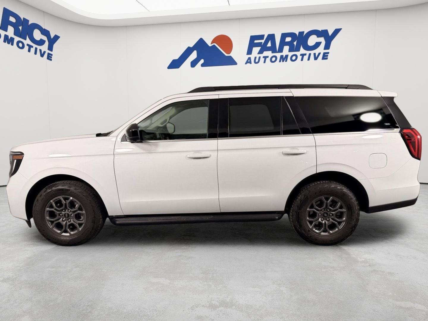 Used 2025 Oxford White Ford Active image 2