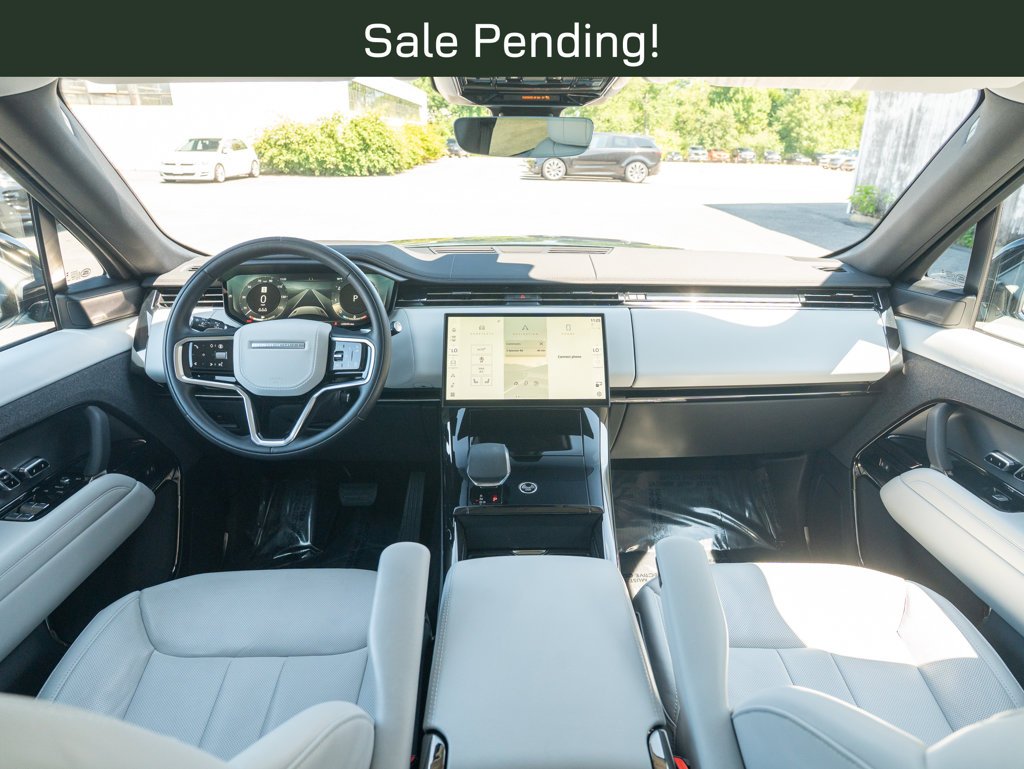 Used 2024 Green Land Rover SE image 18