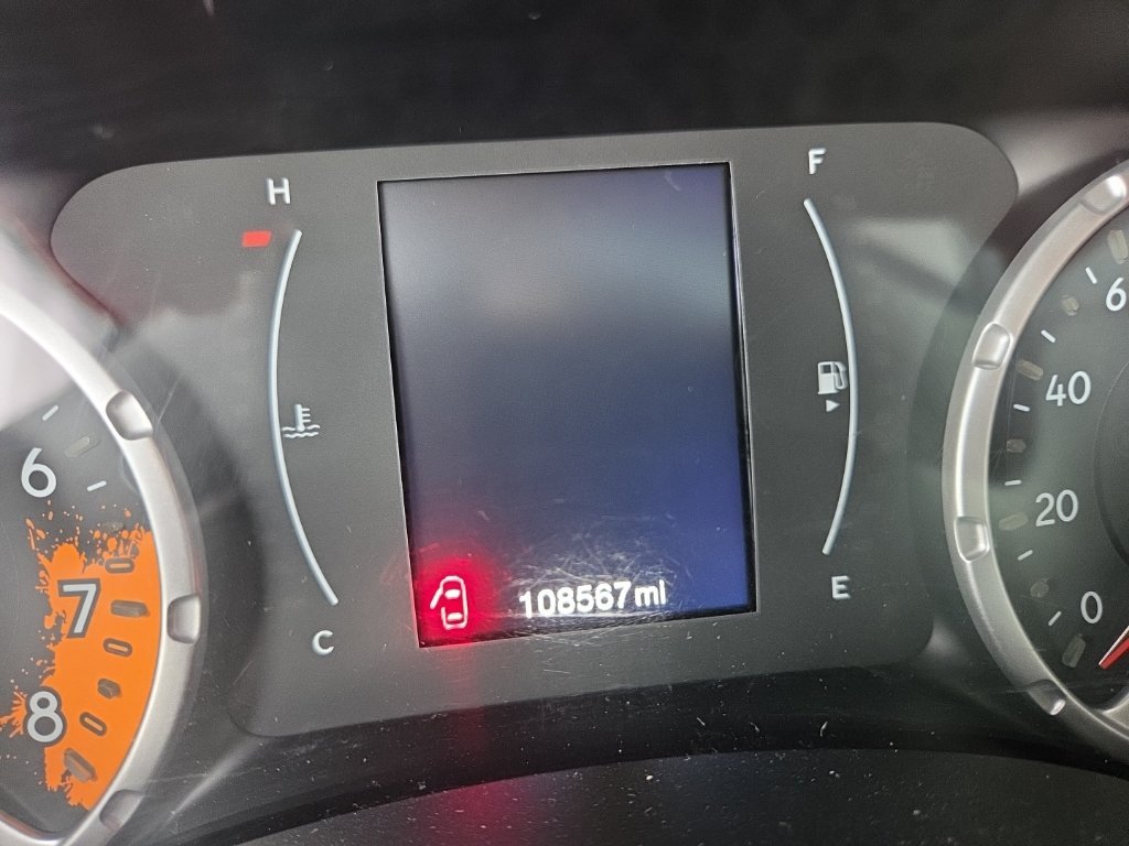 Used 2016 Gray Jeep Latitude image 3