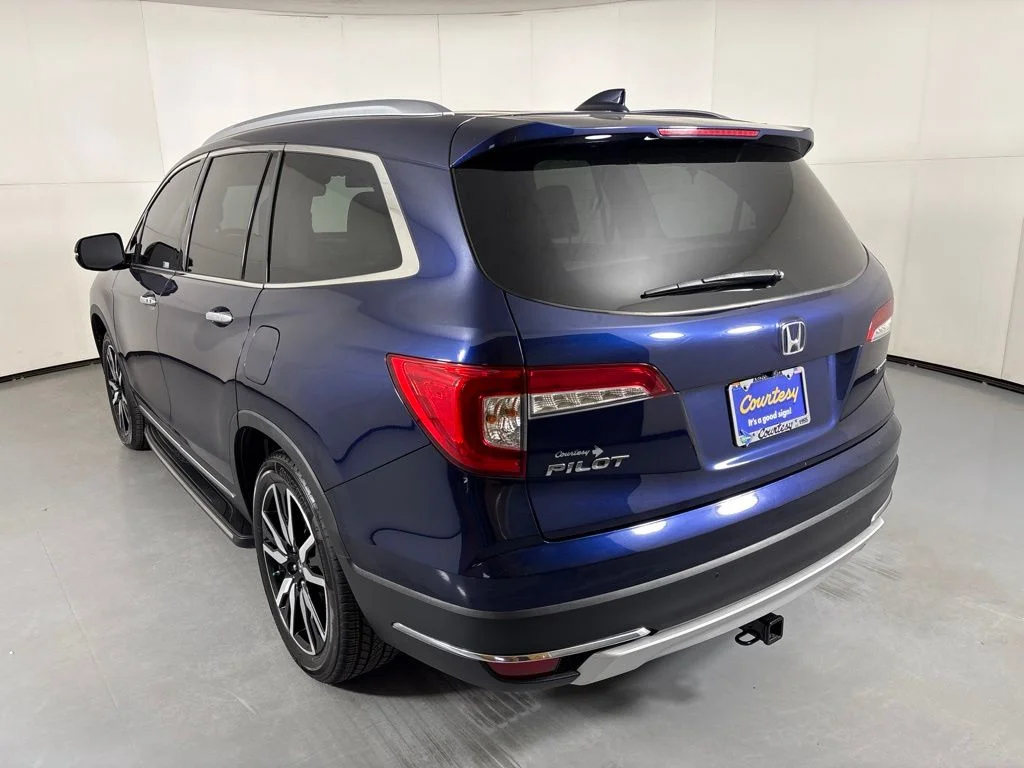 Used 2019 Blue Honda Touring image 6