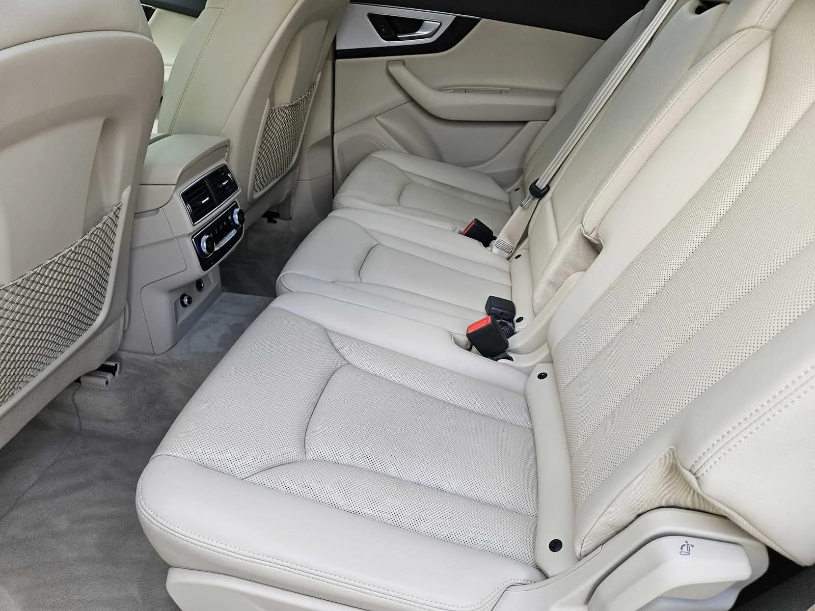 Used 2019  Audi Premium Plus image 21