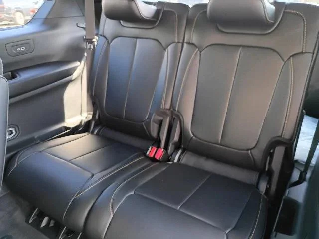 New 2026 Diamond Black Crystal Pearl-Coat Exterior Paint Jeep 85th Anniversary Edition image 19