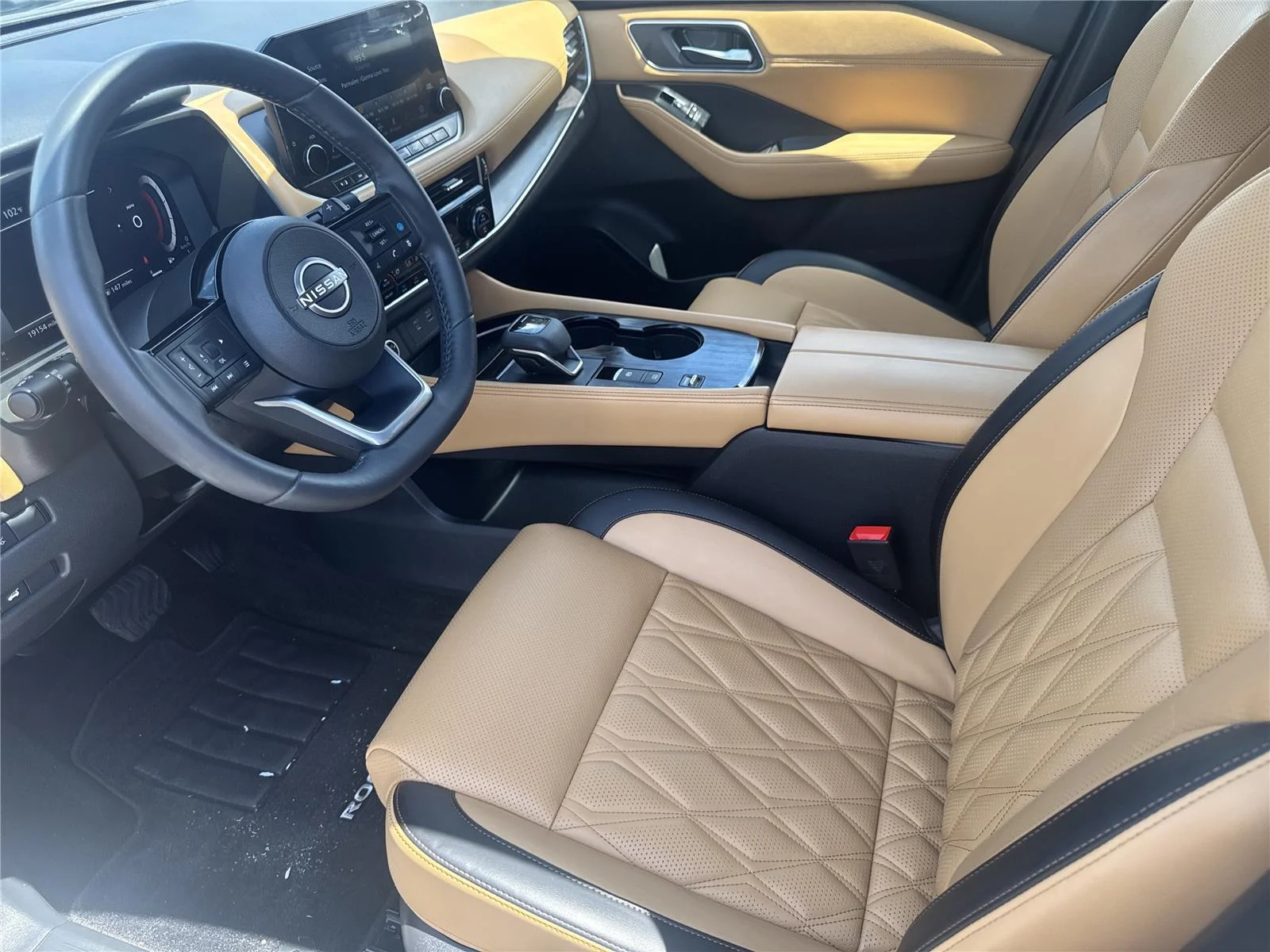 Used 2023 Beige Nissan PLATINUM image 10
