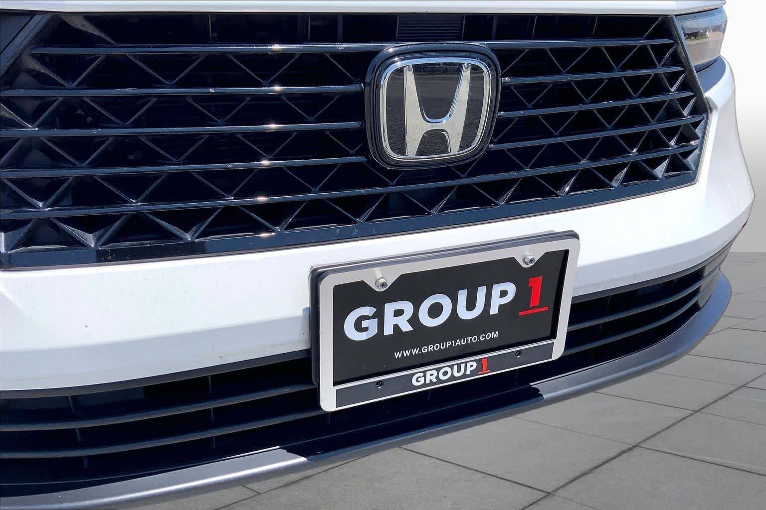Used 2025 Platinum White Pearl Honda Sport image 29