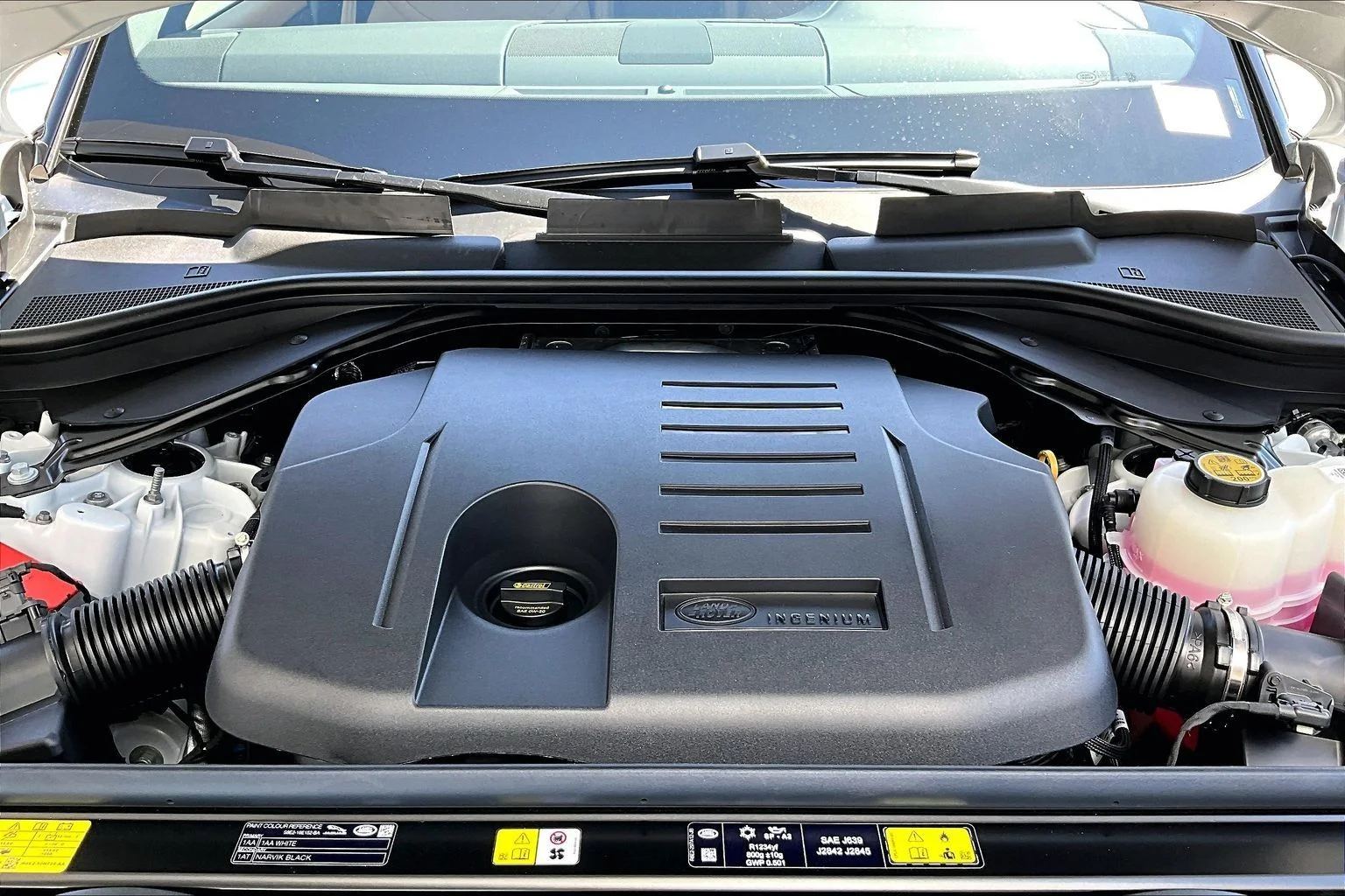 New 2026 Fuji White Land Rover SE image 11