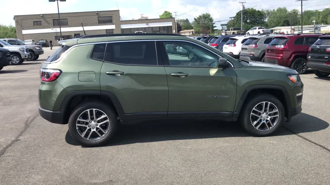 Used 2020 Olive Green Pearlcoat Jeep Latitude w/Sun/Safety Pkg image 9
