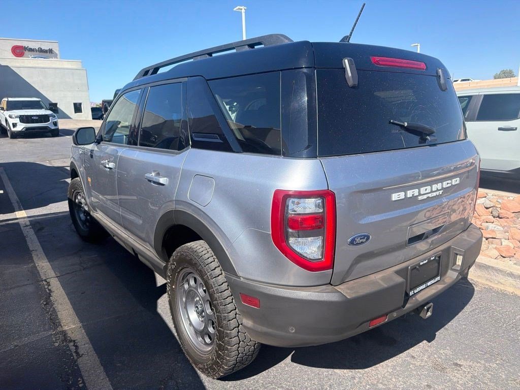 Used 2023 Blue Ford Badlands image 2