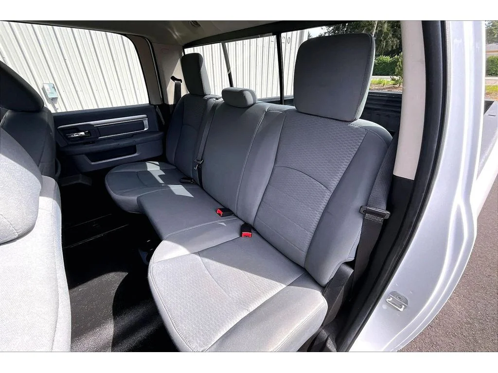 Used 2014  Ram SLT image 24