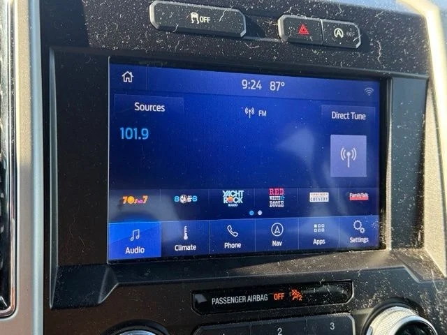 Used 2019 White Ford Lariat image 22