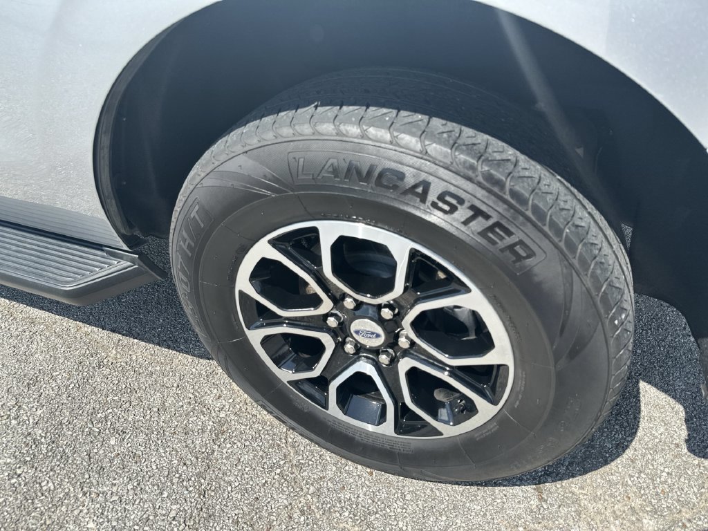 Used 2024 Silver Ford XLT image 18