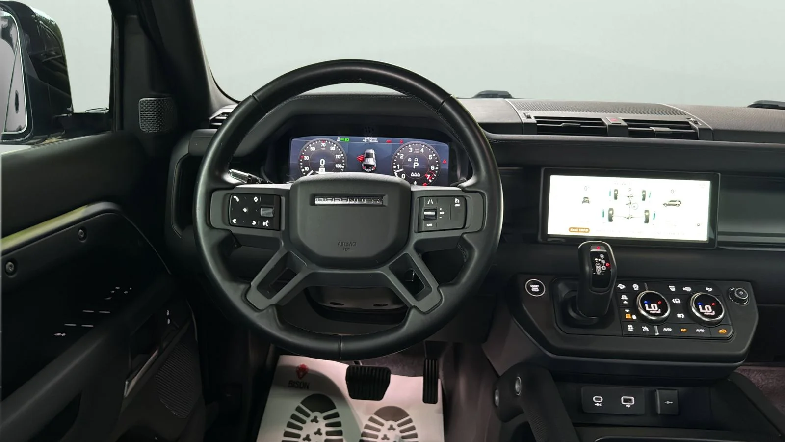 Used 2021  Land Rover X-Dynamic SE image 12