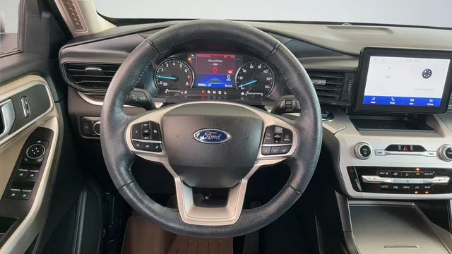 Used 2022 White Ford XLT image 10