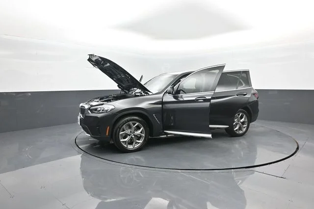 Used 2022 Dark Graphite BMW xDrive30i image 45