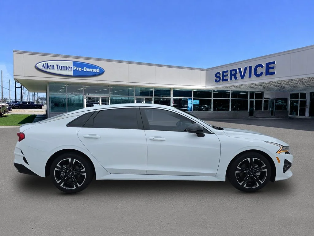 Used 2023 Glacial White Pearl Kia GT-Line image 9