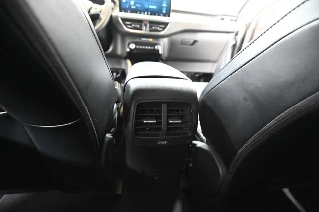 Used 2024 Silver Ford Platinum image 31