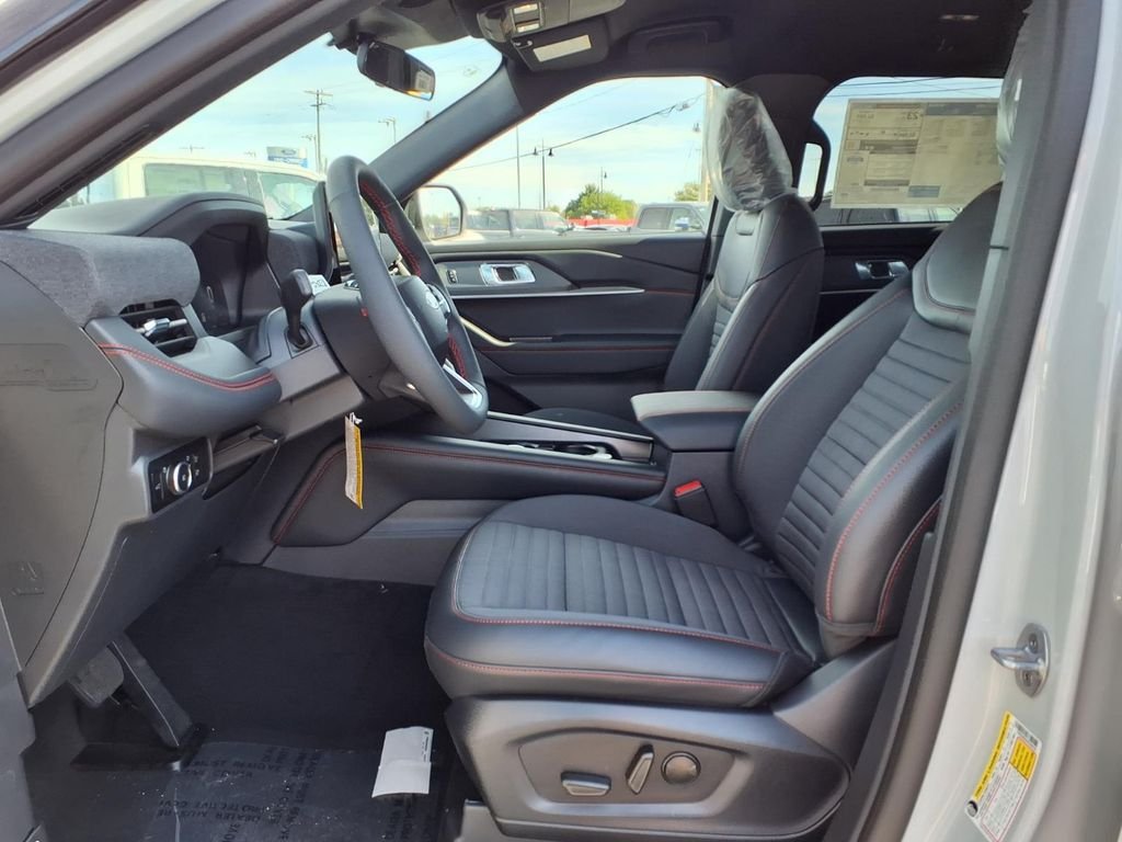 New 2027 Avalanche Gray Ford ST-Line image 9