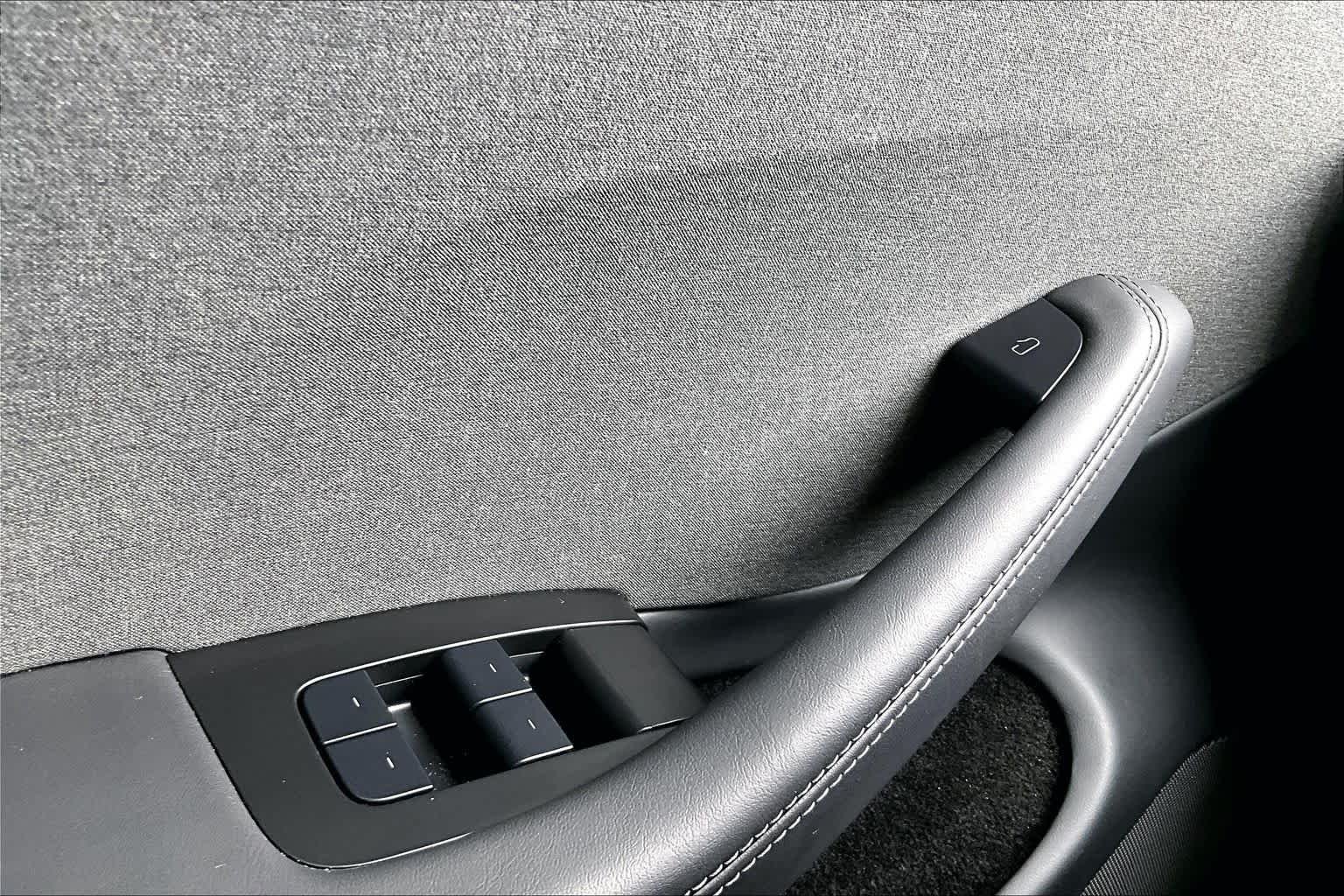 Used 2025  Tesla Long Range image 32