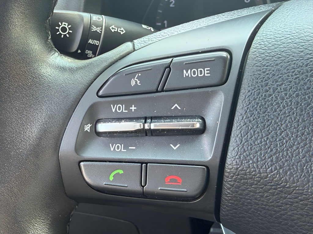 Used 2018 Silver Hyundai Base image 15
