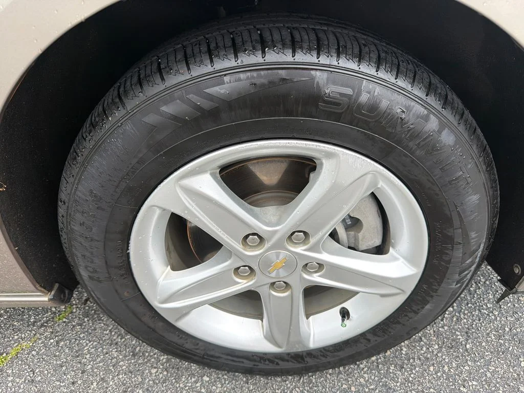 Used 2022 Gray Chevrolet LS image 12